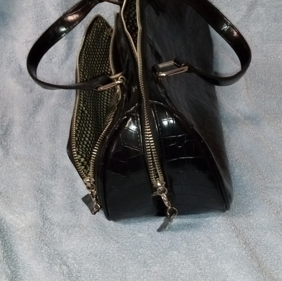 George black Crocodile embossed bag with houndstooth interior-Zippered p… - Picture 3 of 6